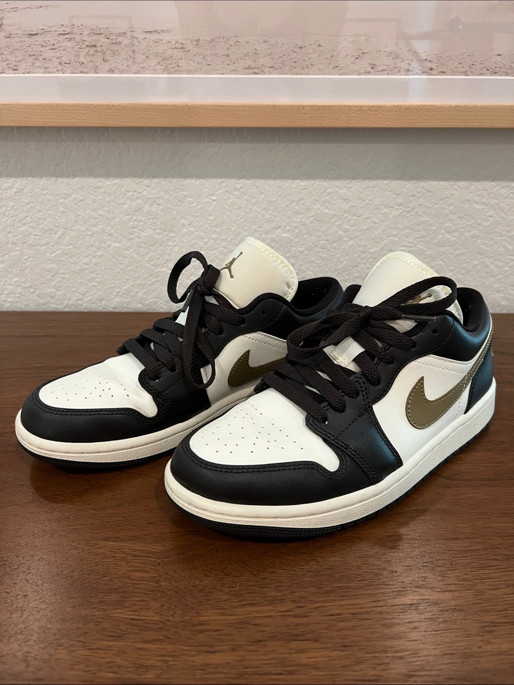 Nike Air Jordan 1 Low - White/Brown/Gold